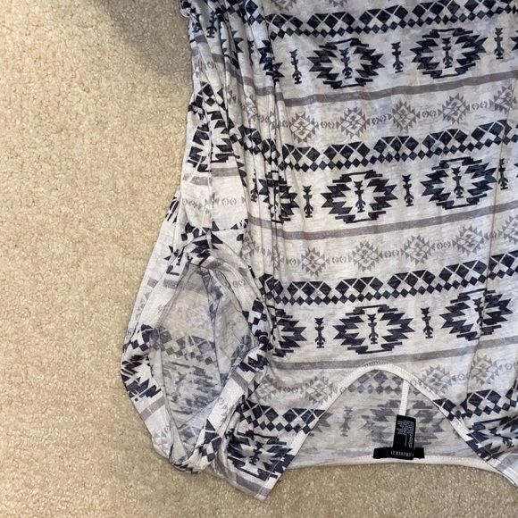 Boho pattern Top - Picture 3 of 3